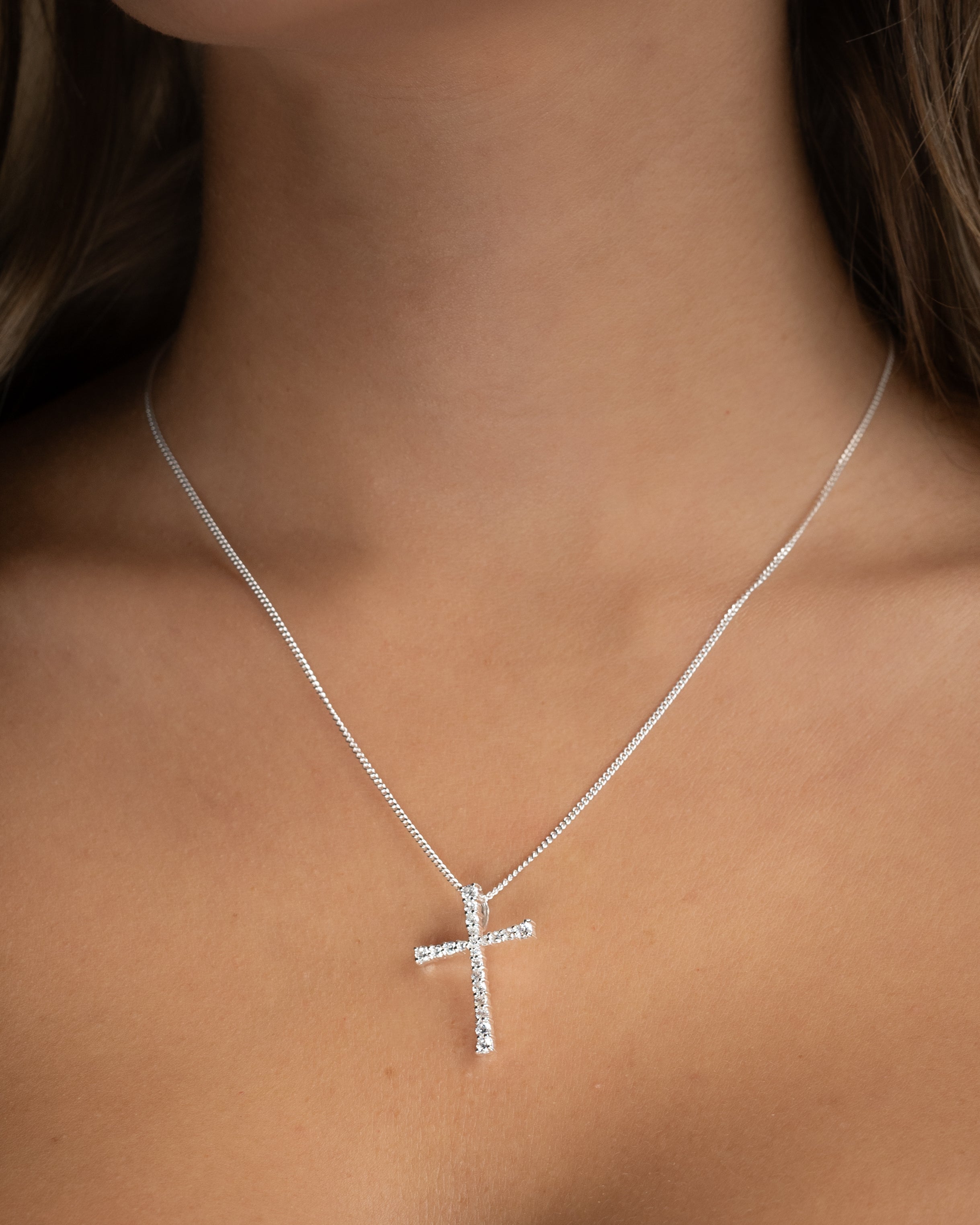 Silverkors Med Diamanter